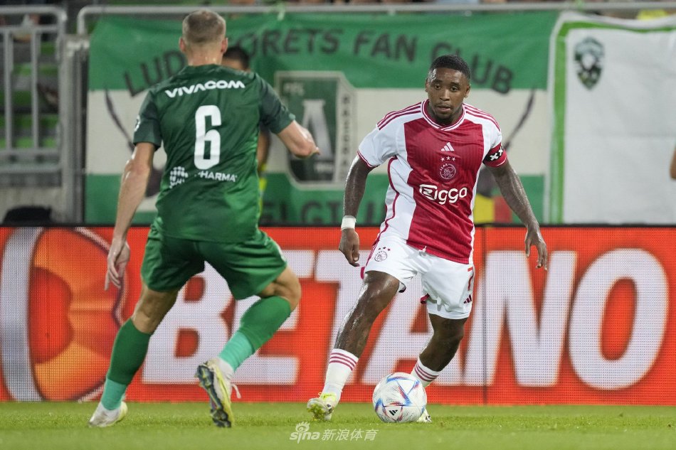 中脱颖而出 中脱颖而出