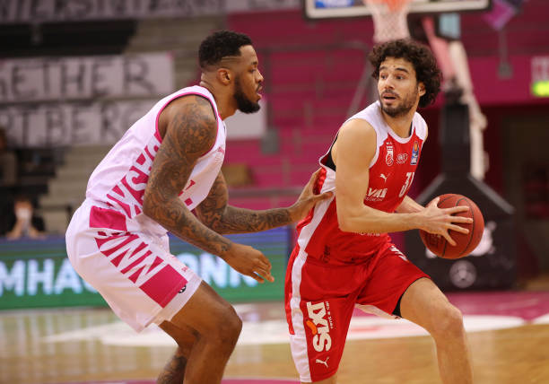 热刺防线引 热刺防线引